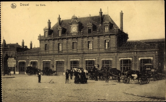 Postcard Douai Nord, La Gare, train station, street side