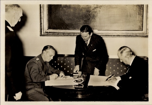 Photo Hoffmann, German-Danish Non-Aggression Pact, Berlin, von Ribbentrop, von Zahle, May 1939