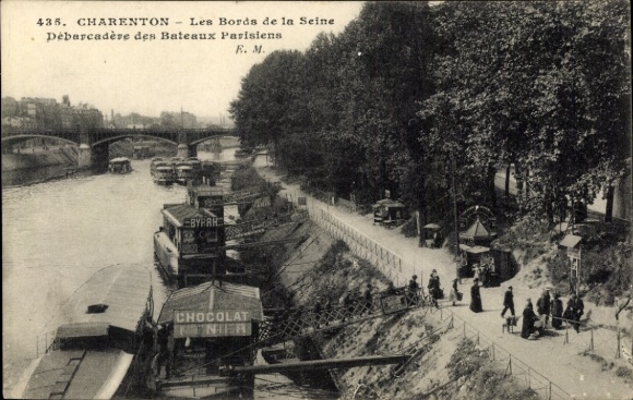 KP Charenton le Pont Val de Marne, przystań dla paryskich statków