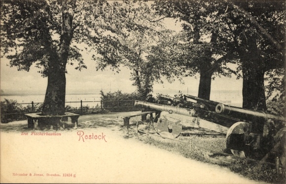 Ak Hansestadt Rostock, Die Fischerbatterie, Kanonen, Baumreihe, Flussansicht, 