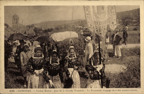 Postcard Locronan Finistère, Pardon Breton, Day of the Great Tromenie, The Procession