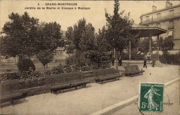 Postcard Montrouge Hauts de Seine, Jardins de la Mairie at Klosque à Musique