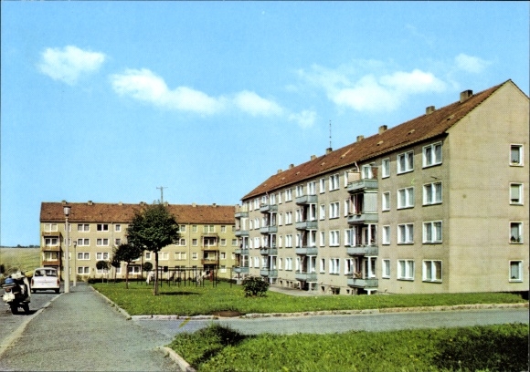 PC Reichenbach im Vogtland, new buildings on Etkar-Andre-Strasse, car, scooter