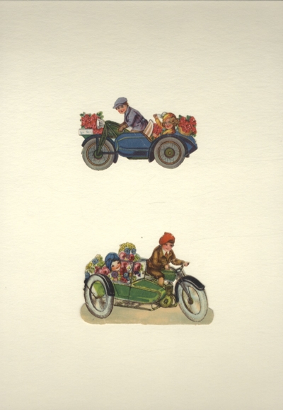2 wafle motocyklowe w kolorze czerwonym i zielonym, dzieci i kwiaty, każdy o wymiarach ok. 6,5 x 10 cm