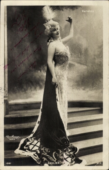 Postcard Varieté artist Saulier, portrait in dress