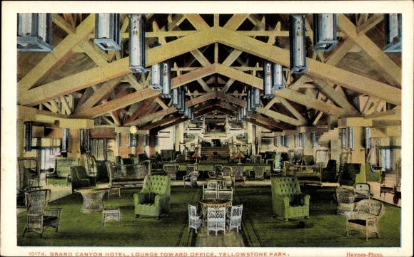 Ak Wyoming USA, Yellowstone National Park, Grand Canyon Hotel, lounge richting kantoor