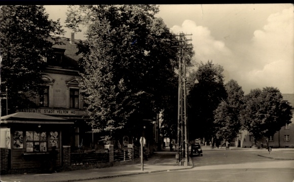 Postcard Velten in der Mark, ASTSTATTE TOWN VELTEN HO, city view, large trees, old architecture