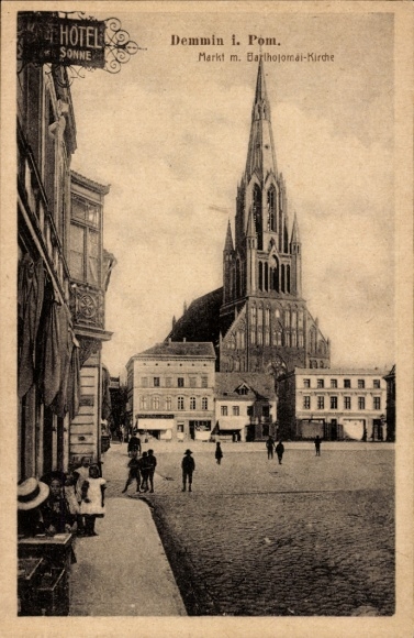 Ak Demmin in West-Pommeren, Hotel Sonne, markt, Bartholomai-kerk, uitzicht op de stad, mensen, gebouwen