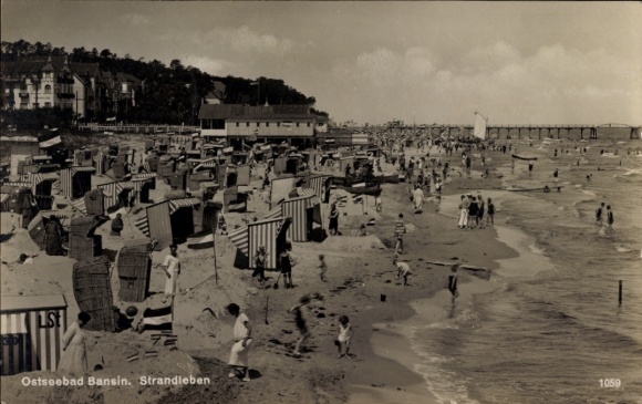 Postcard Ostseebad Bansin on Usedom, beach view, vacationers by the sea, beach chairs, Ostseebad Bansin