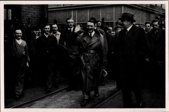 Collective picture no. 91 Adolf Hitler, visiting the Rhenish Westphalian industry