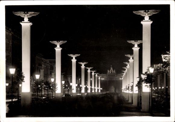 Ak Berlin Mitte, Unter den Linden bei Nacht, Festschmuck, Brandenburger Tor