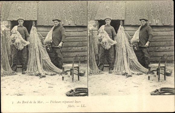 Stereo Postcard Seine Maritime, By the Sea, Fishermen mending their nets