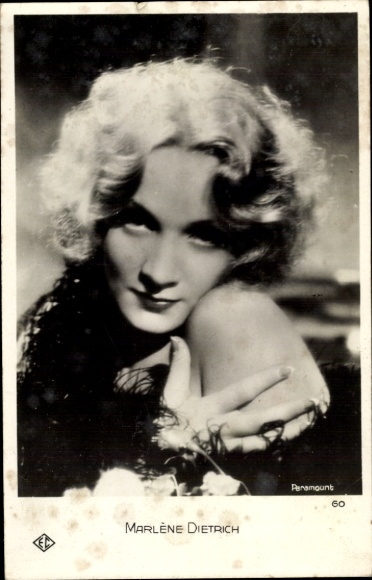 Ak Schauspielerin und Sängerin Marlene Dietrich, Paramount