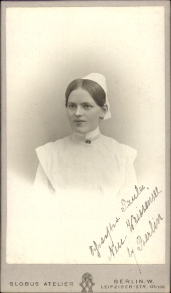 Kobieta CdV w mundurze, Siostra Paula, Neu Weißensee, Globus Atelier, Berlin, Leipziger Str.