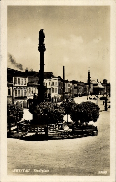 Ak Svitavy Zwittau Region Pardubice, Stadtplatz mit Brunnen