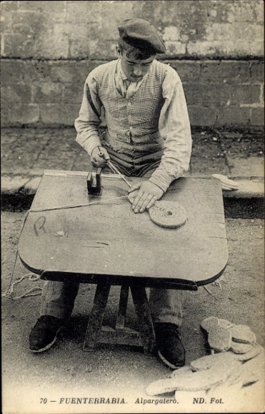 Postcard Hondarribia Fuenterrabia Basque Country, Alpargatero, hemp shoemaker