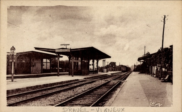 Ak Draveil Vigneux Essonne, Bahnhof Gleisseite