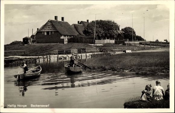 Postcard Hallig Hooge in North Friesland, partial view of the site, game at the Backenswarft, rowers, children
