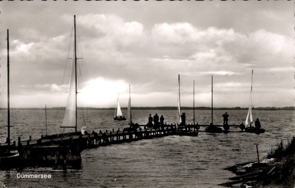 Ak Lembruch op het Dümmermeer, steiger, pier, zeilboten
