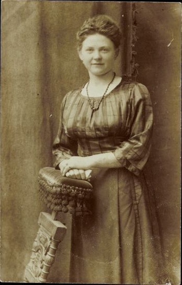 10 alte Ak Frauenportraits, diverse Ansichten
