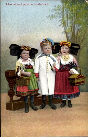 PC Schaumburg-Lippische national costume, children