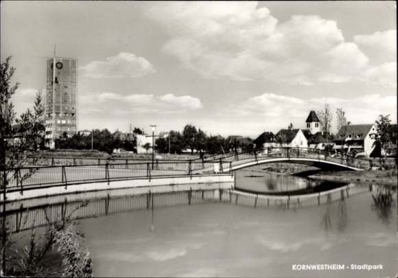 Postcard Kornwestheim in Württemberg, city park, bridge, buildings in the background