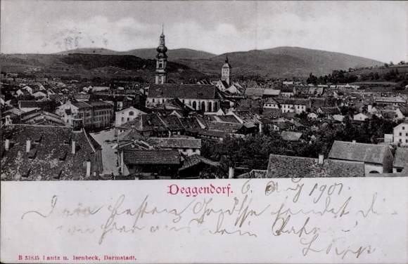 Ak Deggendorf im Bayerischen Wald Niederbayern, Stadtansicht von  Kirchen, Berge,  Architektur