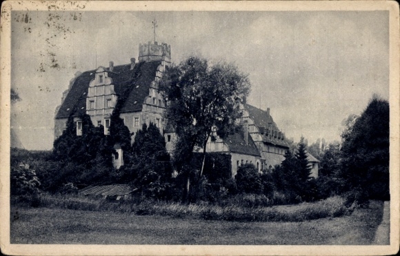 Postcard Windischleuba in Thuringia, castle grey in grey, high facade, surrounded by trees, rural