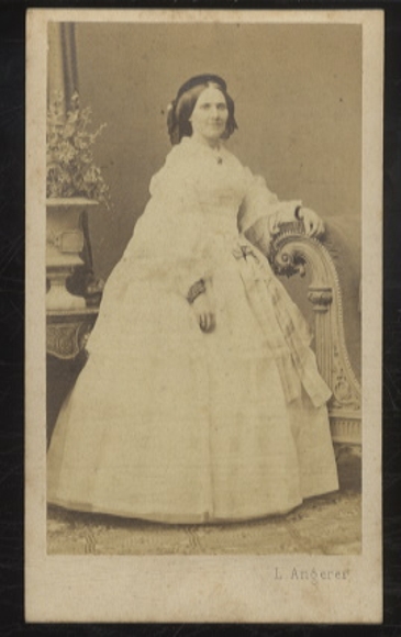 Cdv portrait of Auguste Reuß zu Köstritz, later Grand Duchess of Mecklenburg-Schwerin