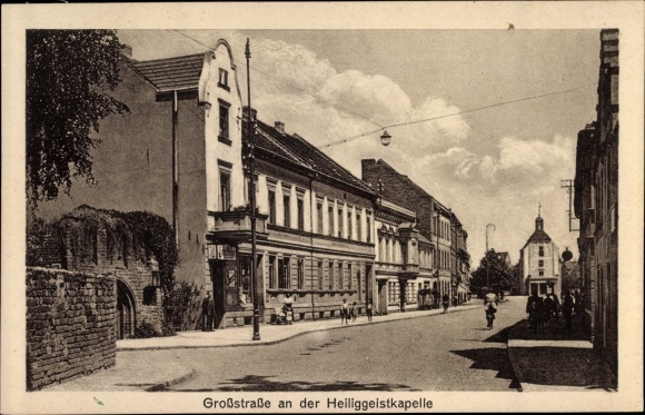 Postcard Treuenbrietzen in Brandenburg, main street at the Heiliggeistkapelle