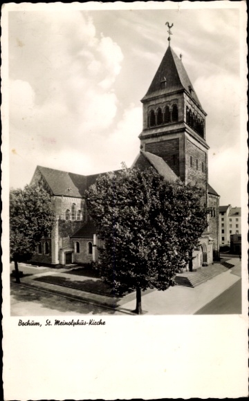 Ak Bochum im Ruhrgebiet, St. Meinolphus-Kirche, doppelter Kirchturm, Bäume