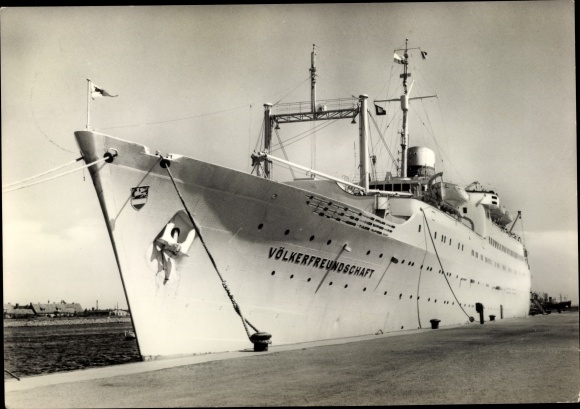 Postcard FDGB holiday ship MS Völkerfreundschaft