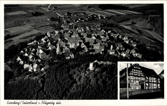 Ak Eversberg Meschede in het Sauerland, luchtfoto, herberg