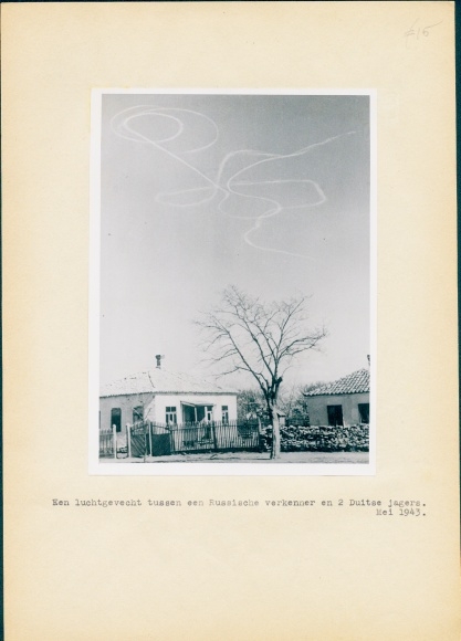 Photo air battle, Russian reconnaissance plane, two German fighter planes, Luftwaffe, May 1943