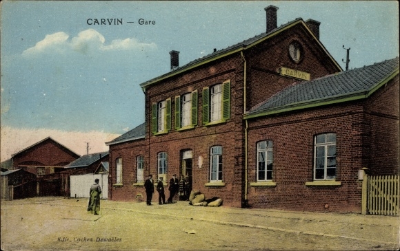 Postcard Carvin Pas de Calais, Gare, view from the station, street side