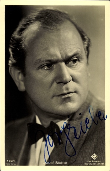 Postcard actor Josef Sieber, portrait, Ufa Film, Ross Verlag A 2987 1, autograph