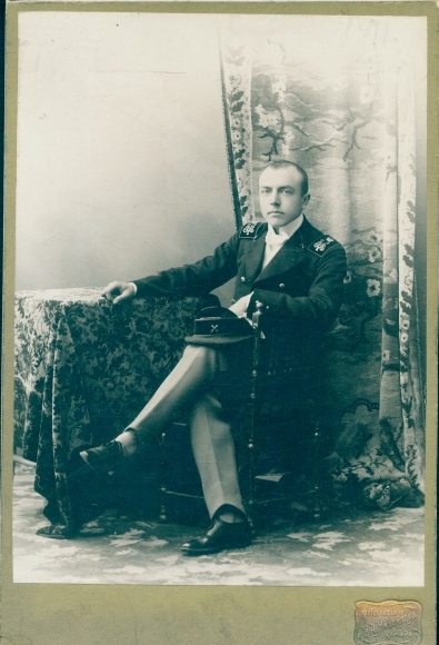Cabinet photo Samara Russia, man in uniform, military?