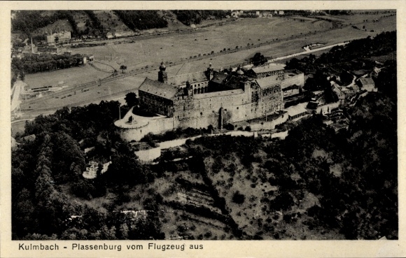 Postcard Kulmbach in Upper Franconia, aerial view of the Plassenburg castle, surroundings, river visible