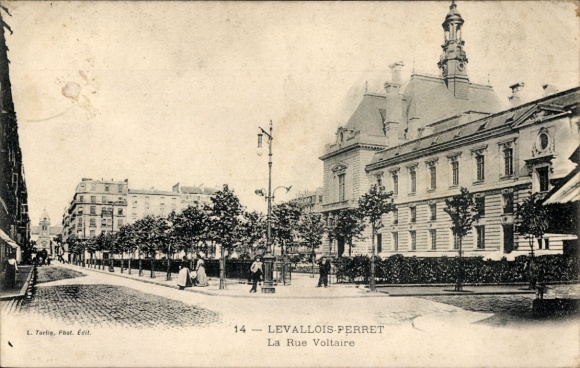 Ak Levallois Perret Hauts de Seine, La Rue Voltaire
