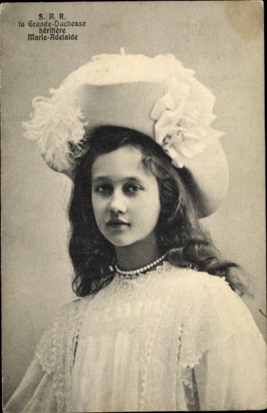 Postcard Hereditary Grand Duchess Maria-Adelheid, portrait, hat