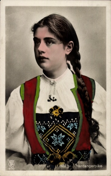 Postcard Norway, Hardangerpike, woman in Norwegian costume