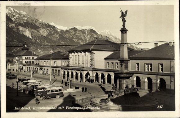 Postcard Innsbruck Tirol, main station with unification fountain, buses