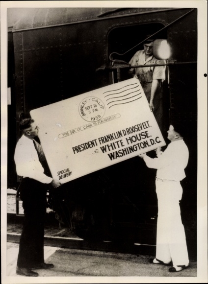 Grote ansichtkaart met foto van inwoners van Brawley aan de Amerikaanse president Franklin D. Roosevelt