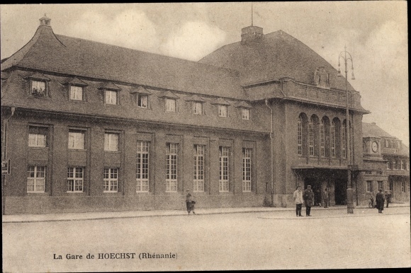 Ak Höchst Frankfurt am Main, Bahnhof, Straßenseite