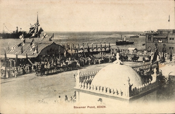 KP Aden Jemen, Steamer Point, tłum, statki, namiot z flagami