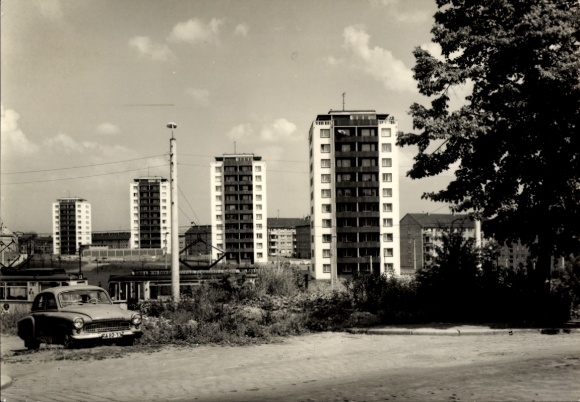 Postcard Plauen in Vogtland, high-rise buildings at the Upper Station, GAZ M 21 Volga