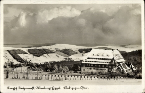Ak Altenberg im Erzgebirge, Berghof Raupennest, Winteransicht