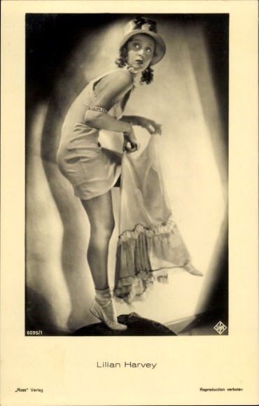 Ak Schauspielerin Lilian Harvey, Portrait im Unterkleid