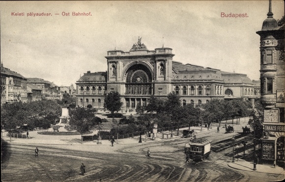 Postcard Budapest Hungary, Eastern Railway Station, Tram