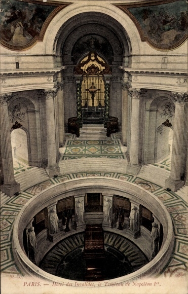 Ak Paris VII, Hotel des Invalides, Grab von Napoleon I.,  Innenansicht